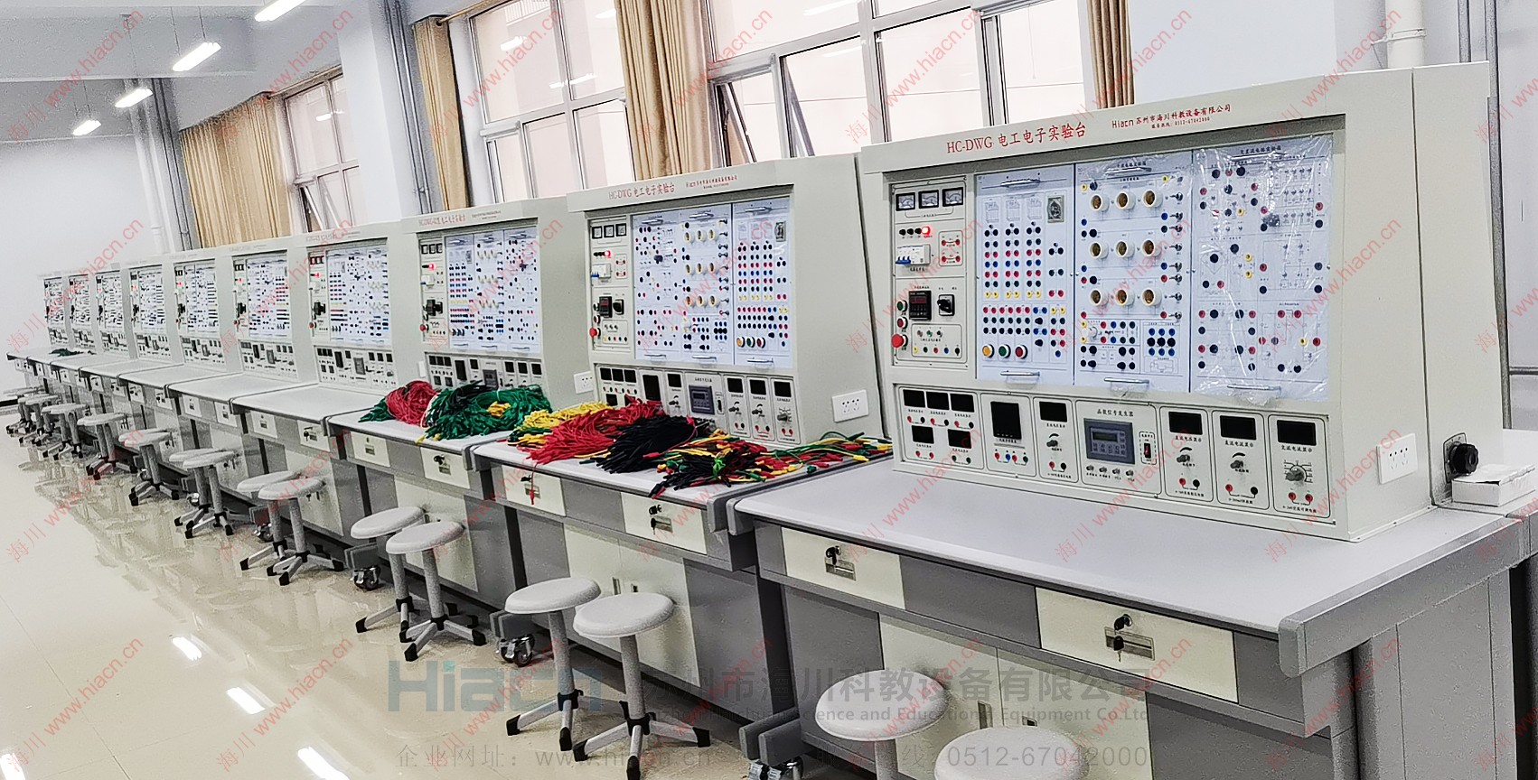電工電子實驗室實景圖